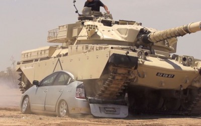 حقيقة دهس دبابة مصرية لسيارة