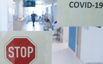 نقابة الأطباء: الأطقم الطبية في خطر.. والمرضى متكدسون في مستشفيات العزل