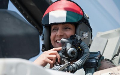 حقيقة مشاركة الطيارة الإماراتية مريم المنصوري في قصف قطاع غزة