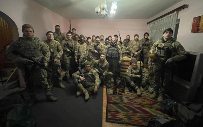 هذه الصورة ليست لفريق دينامو كييف بعد أن حمل السلاح ضد روسيا