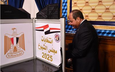 دليل الدولة لتزيين مشهد "الشيوخ"...  حشد مصطنع اللعب بورقة "تكافل وكرامة" وتوجيهات لموظفي الحكومة بالمشاركة