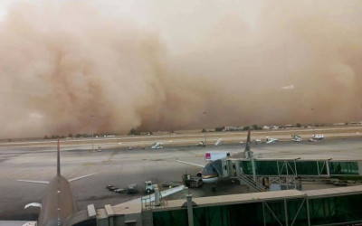 عاصفة رملية تضرب مطار الملكة علياء