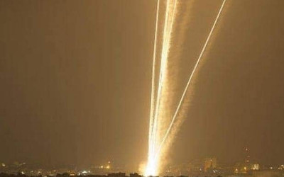 حقيقة صورة تصدي الدفاعات الجوية السورية للقصف الإسرائيلي