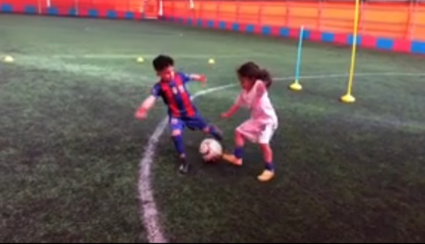 حقيقة فيديو مهارات مكة محمد صلاح في كرة القدم
