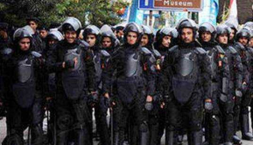 حقيقة فيديو هروب الشرطة في الإسكندرية بعد خلع ملابسهم الميري