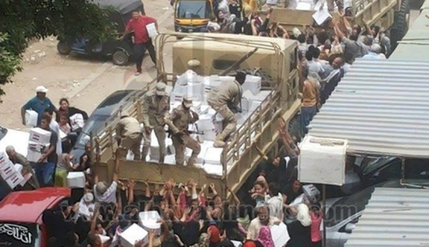 حقيقة توزيع الجيش كراتين أغذية للمشاركة في الاستفتاء