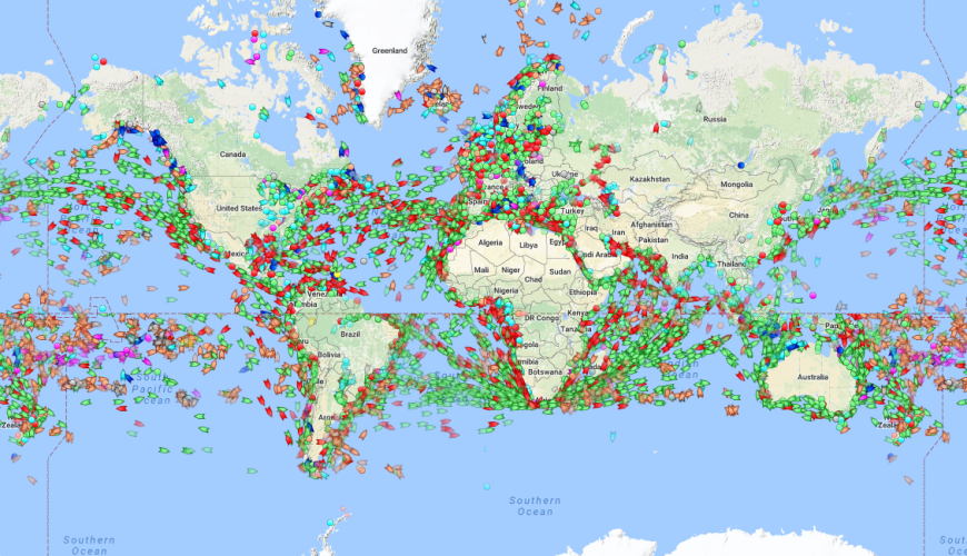 بعد حادث خليج عمان .. marine traffic لتتبع حركة السفن حول العالم