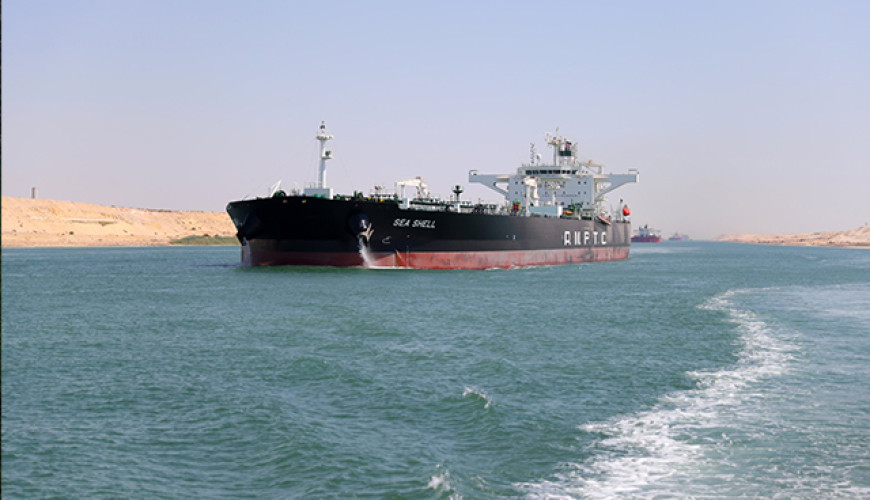 قناة السويس بين "القراصنة" و "الحوثيين".. كيف تؤثر توترات البحر الأحمر على الإيرادات؟